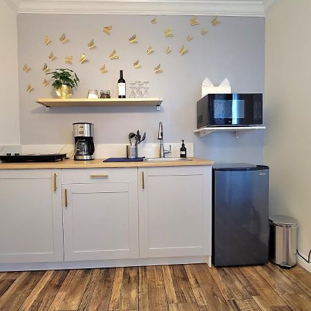 Large 1-Bedroom With Kitchen In Encino Лос-Анджелес Экстерьер фото