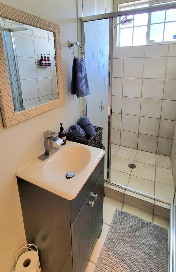 Large 1-Bedroom With Kitchen In Encino Лос-Анджелес Экстерьер фото
